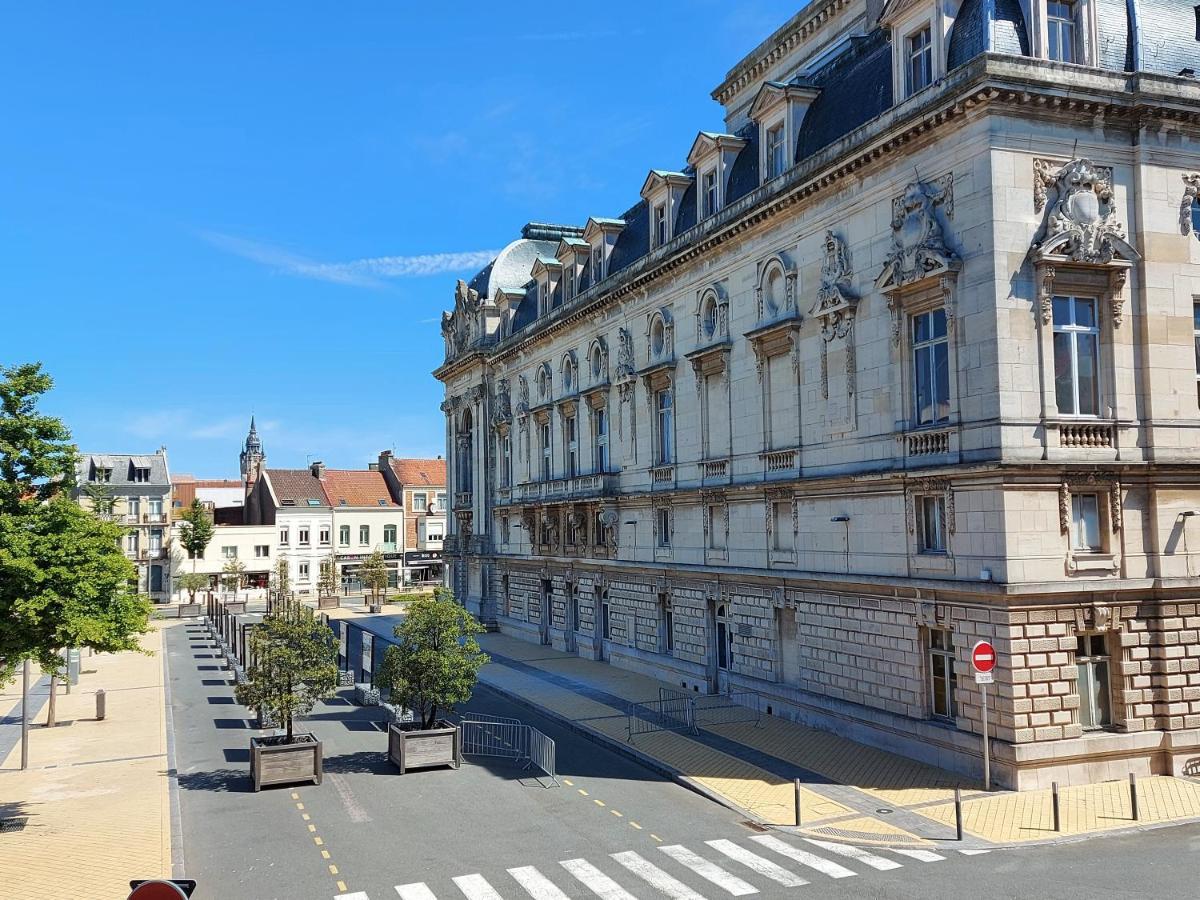 B & B Les Secrets Des Loges Calais Exterior photo